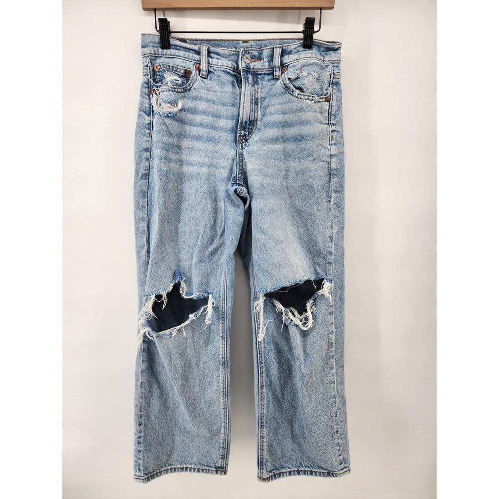 American Eagle Strigid Distressed Light Wash Straight Leg Jeans Size 4 Short